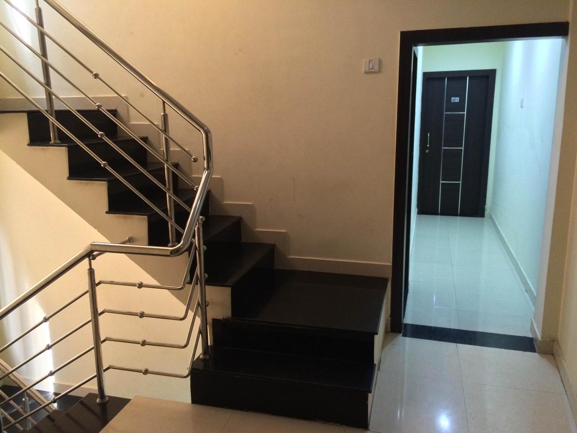 Hotel Vrandavan Palace Near Mahakal Temple 乌贾因 外观 照片